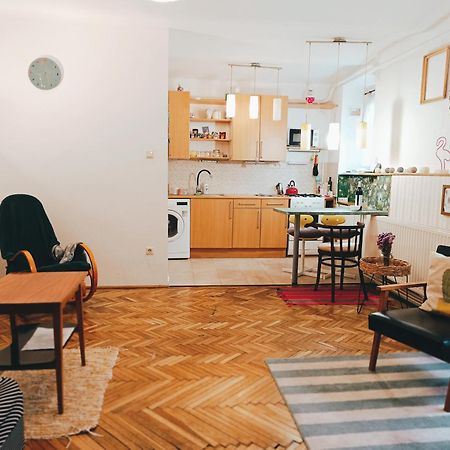 Flat In Historic Villa With Your Own Private Garden, Near City Park بودابست المظهر الخارجي الصورة